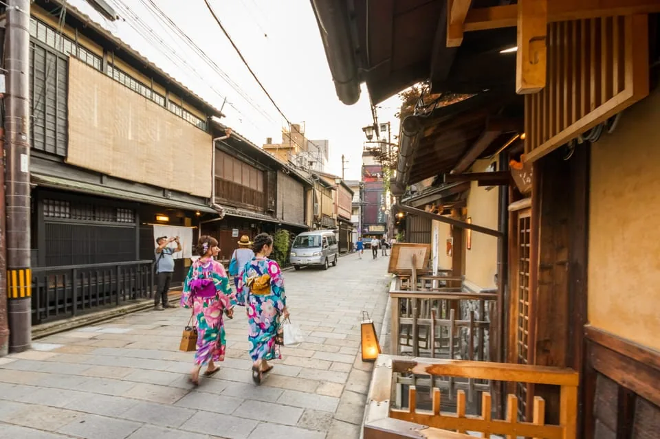 Night Walk in Gion: Kyoto&rsquo;s Geisha District